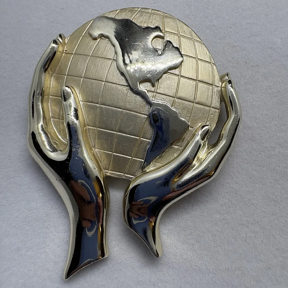 World in Hands Pin/Brooch‎ Gold Tone Whole World In Your Hands Globe 3D
